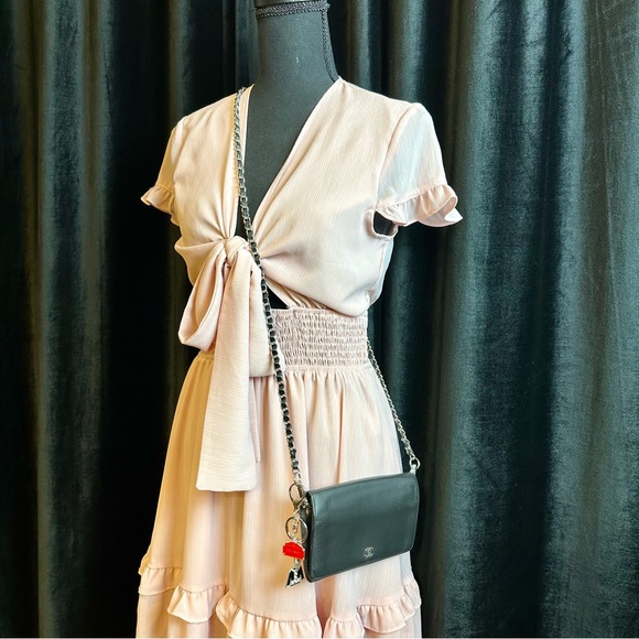 CHANEL black leather wallet crossbody bag with chain and charm - Picture 2 of 16